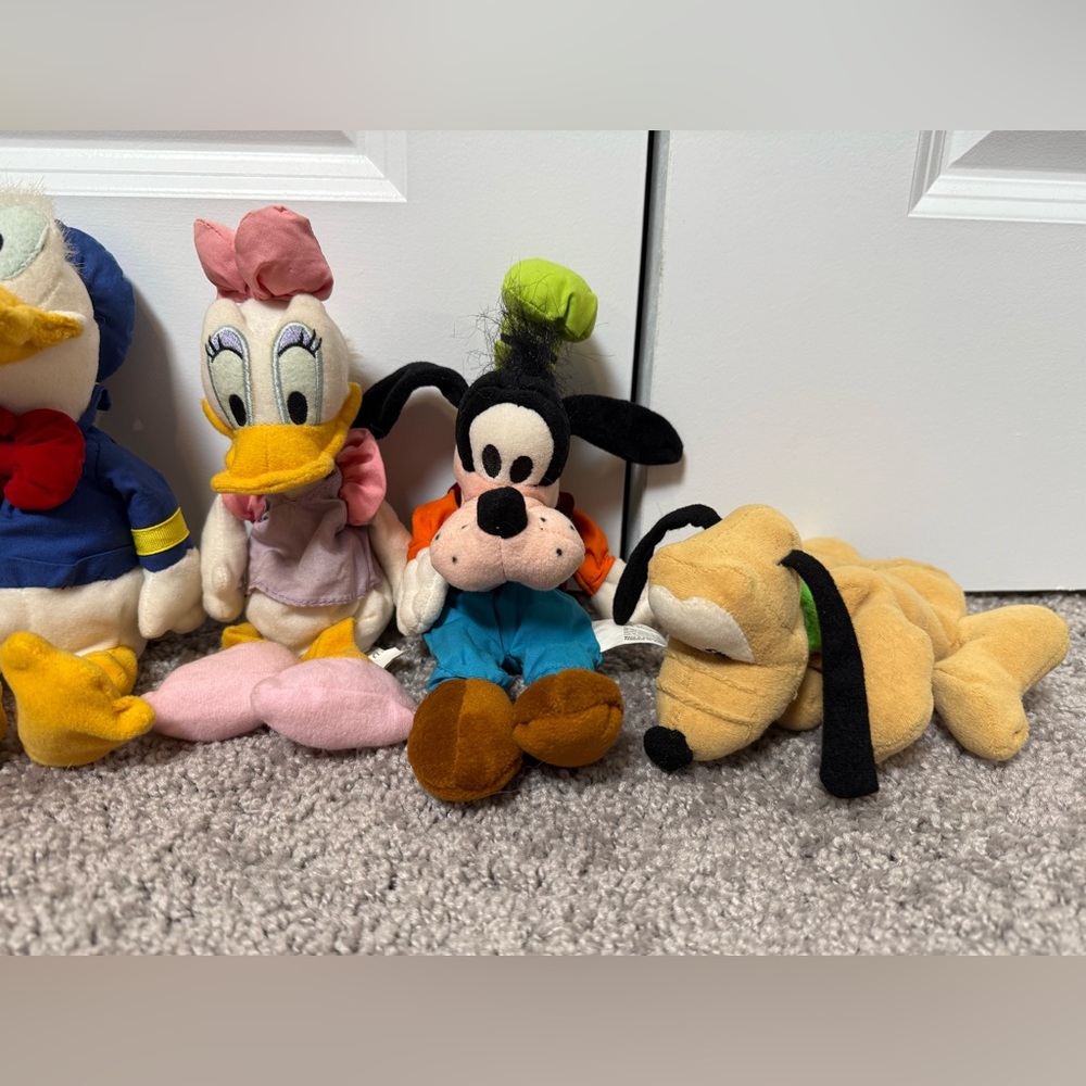 Mickey & Friends Disney Vintage beanie plushies - Picture 2 of 9